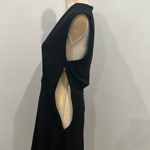 Theory Sleeveless V- Neck Dress Size 8 - Picture 2 of 14